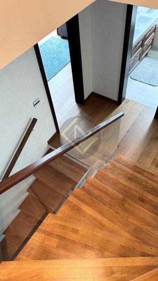 Duplex cu 4 camere cu Canalizare în Pipera