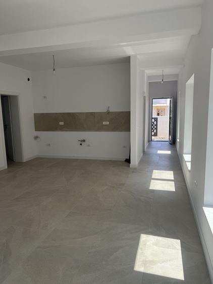 Duplex cu 5 camere cu Canalizare în Ghiroda