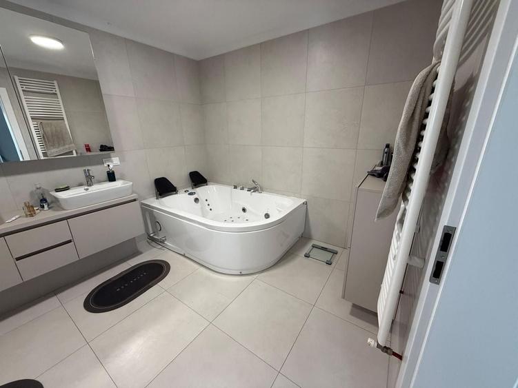 Apartament cu 4 camere decomandat, mobilat în Gheorghe Doja