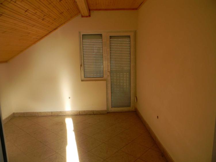 Casă cu 3 camere în Groșeni