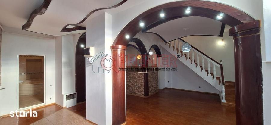 Apartament cu 4 camere în Centrul Civic