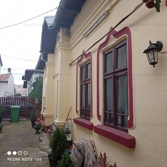 Casă individuală cu 5 camere cu Teren 400 Mp în Ultracentral