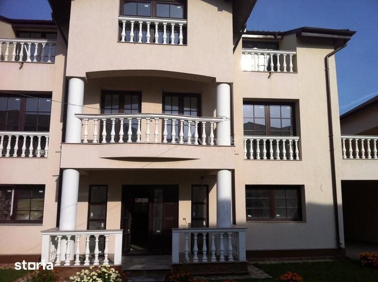 Casă cu 9 camere cu Teren 280 Mp în Corbeanca