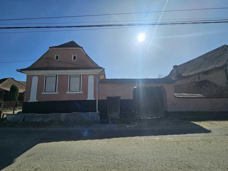 Casă cu 2 camere cu Teren 1377 Mp în Cloașterf