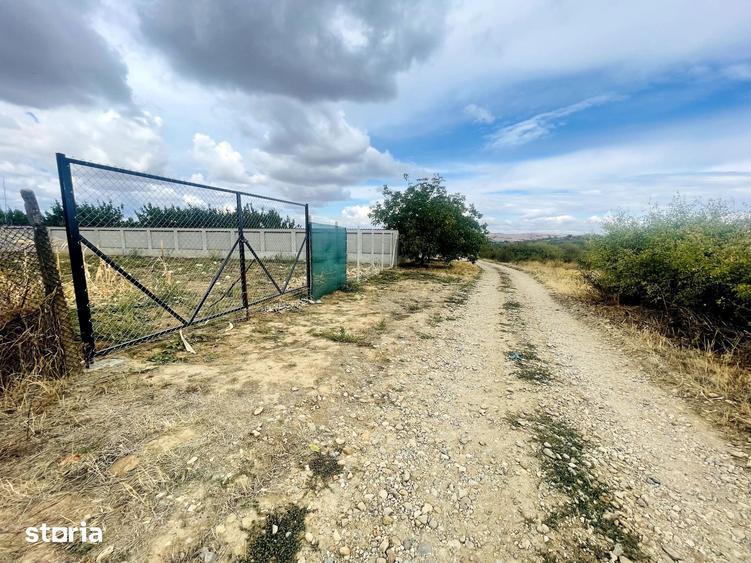 Teren de 2200 mp, în Paleu
