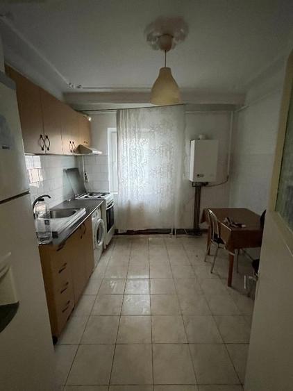 Apartament cu 3 camere decomandat în Gară