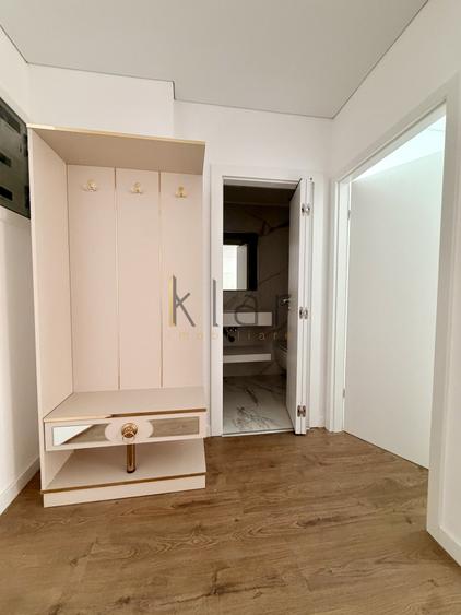 Apartament cu 3 camere semidecomandat, mobilat în Zorilor