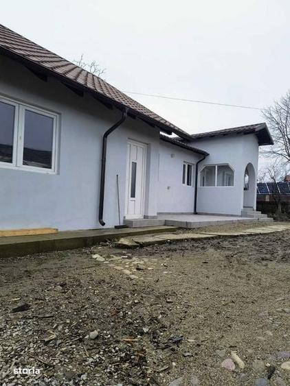 Casă cu 4 camere cu Teren 150 Mp în Albești-Paleologu