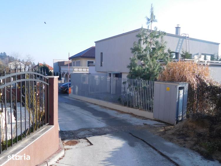 Teren de 980 mp, în Gruia