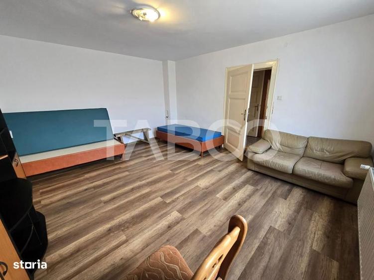 Apartament cu 3 camere decomandat, mobilat în Sub Arini