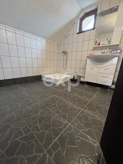 Casă individuală cu 3 camere cu Teren 1732 Mp în Gârleni