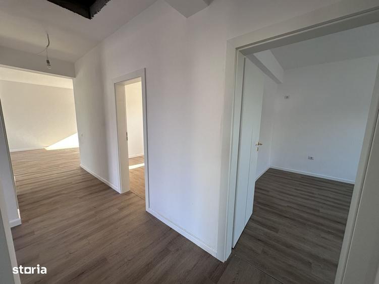 Casă cu 4 camere cu Teren 400 Mp în Domnești