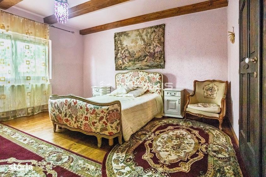 Casă cu 4 camere cu Teren 1370 Mp în Bodrogu Nou