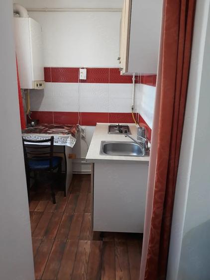 Garsonieră decomandată în Petros