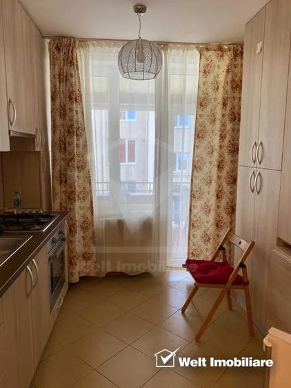 Apartament cu 3 camere decomandat, mobilat în Florești