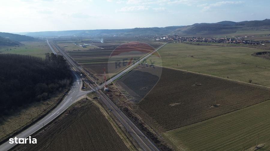Teren de 19319 mp, în Laslea