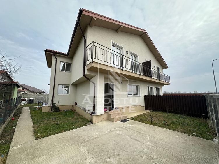 Duplex cu 4 camere cu Canalizare în Urseni