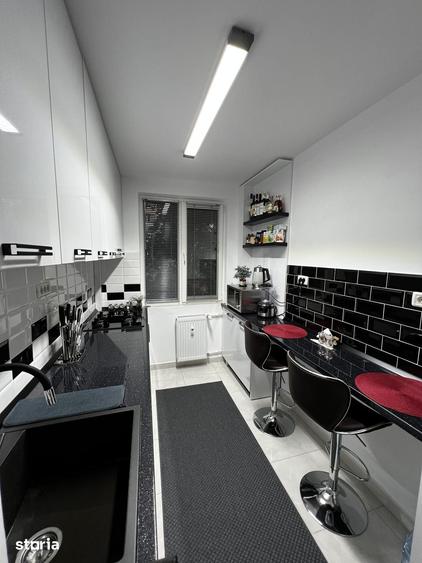 Apartament cu 3 camere decomandat în Tei