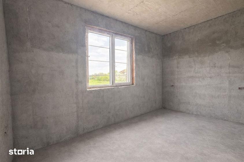 Casă cu 4 camere cu Teren 370 Mp în Ghiroda