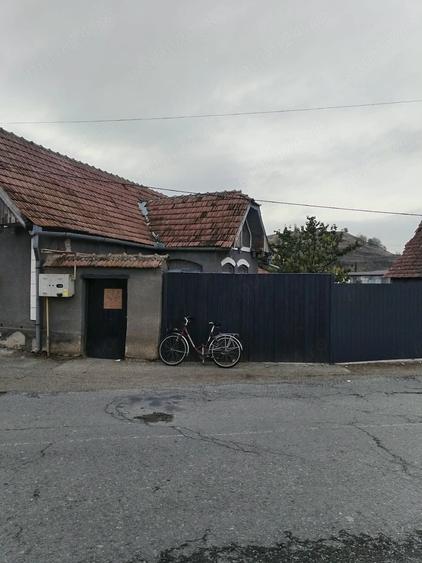 Casă cu 2 camere cu Teren 1016 Mp în Șeica Mare