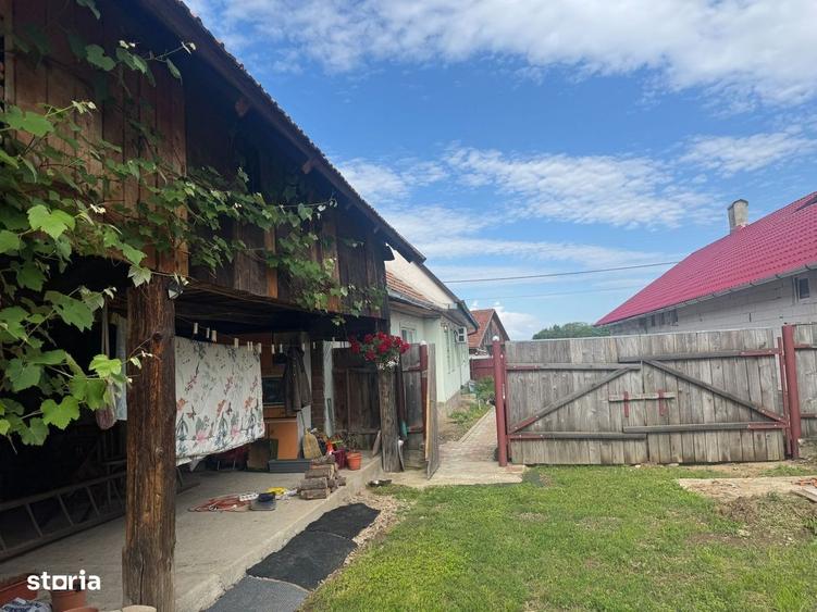 Casă cu 2 camere cu Teren 868 Mp în Arpașu de Sus