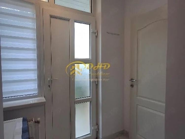 Garsonieră decomandată în Podul de Fier