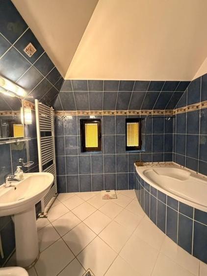 Casă individuală cu 6 camere cu Canalizare în Olteniței