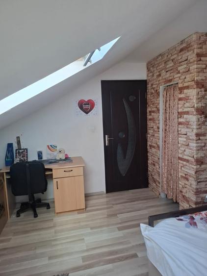 Apartament cu 3 camere decomandat în Viișoara
