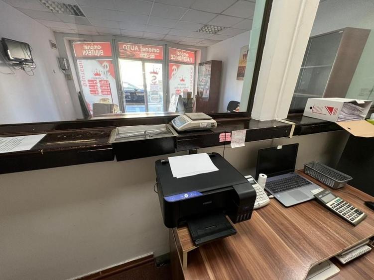 Spațiu comercial, de 52 mp, în Central