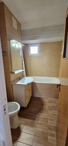 Apartament cu 4 camere decomandat în Pantelimon