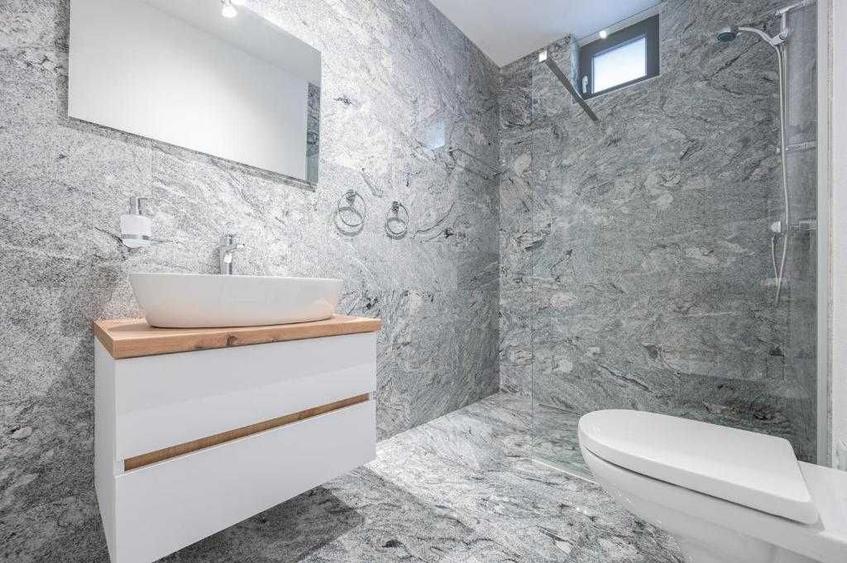 Casă cu 4 camere în Sânmartin