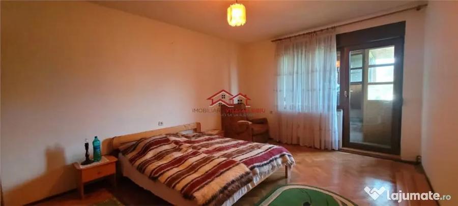 Casă cu 5 camere cu Teren 705 Mp în Central