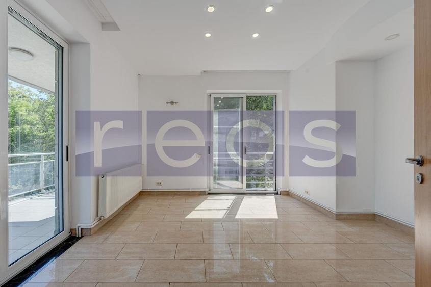 Apartament cu 4 camere decomandat în Primăverii