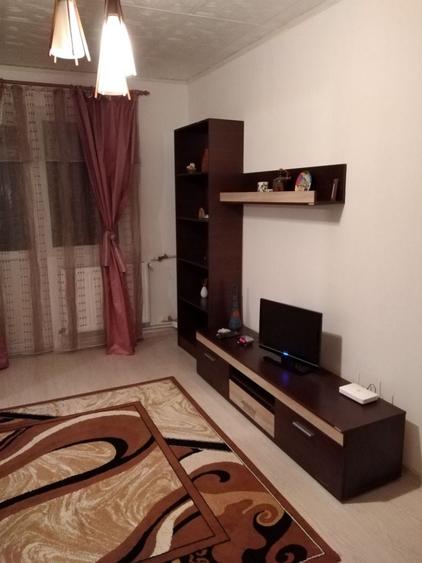 Apartament cu 2 camere semidecomandat în Km 4