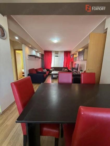 Apartament cu 4 camere semidecomandat, mobilat în Circumvalațiunii