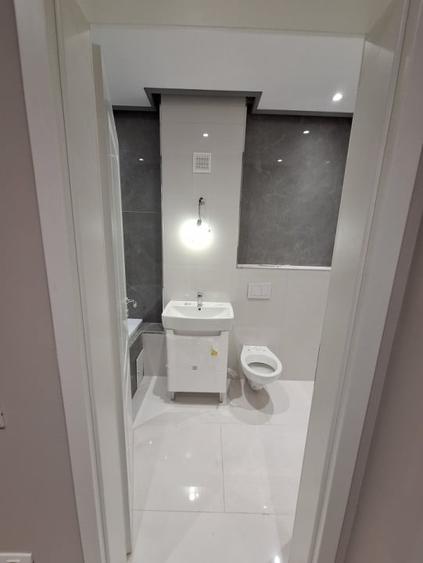 Apartament cu 3 camere decomandat în Torontalului