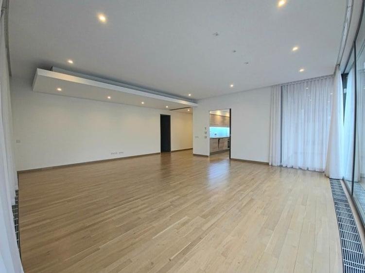 Apartament cu 4 camere în Primăverii