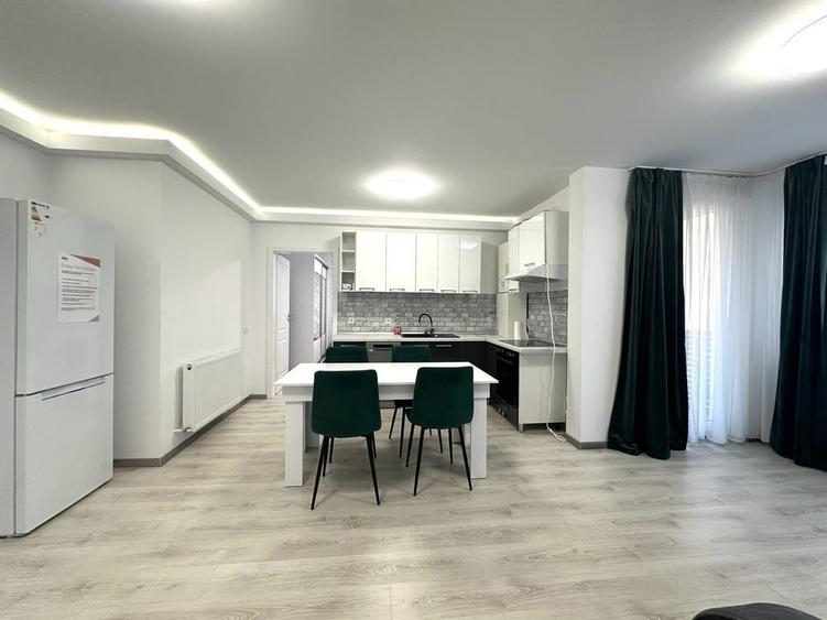 Apartament cu 3 camere semidecomandat în Florești