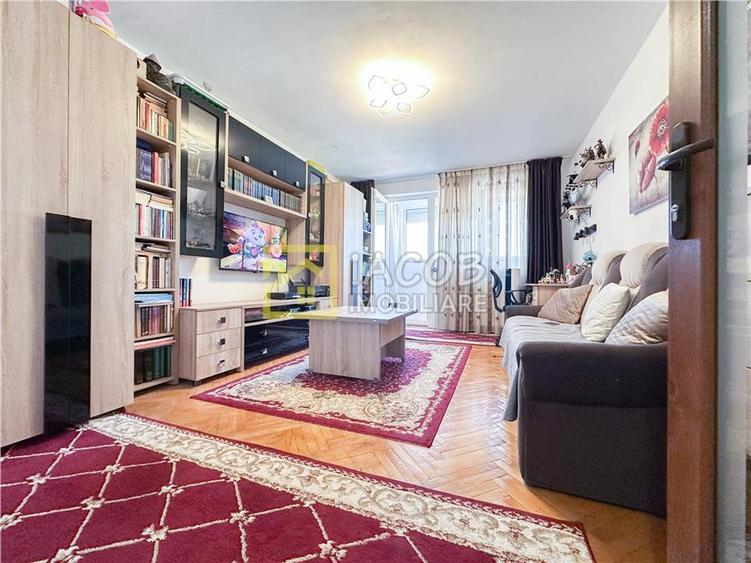 Apartament cu 2 camere decomandat în Cornișa