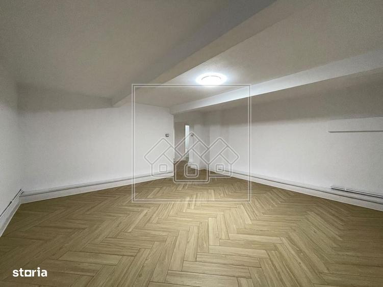 Casă cu 4 camere cu Teren 600 Mp în Sub Arini