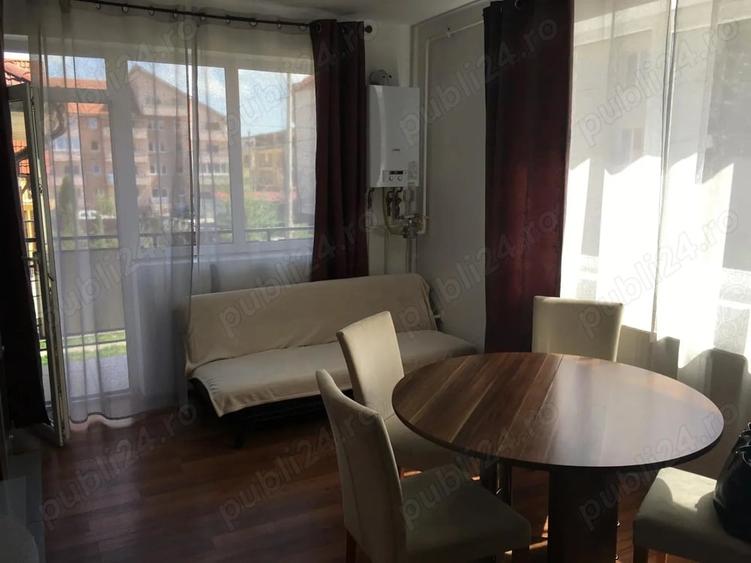 Apartament cu 3 camere decomandat în Florești