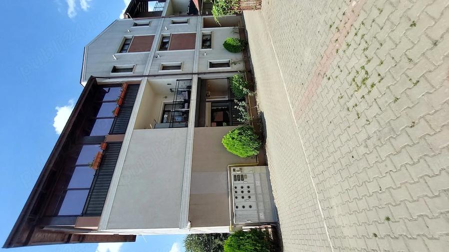 Apartament cu 3 camere decomandat în Giroc