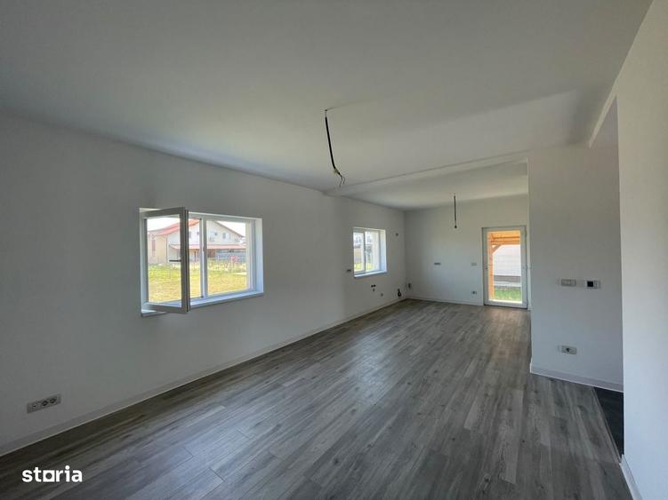 Casă cu 4 camere în Central