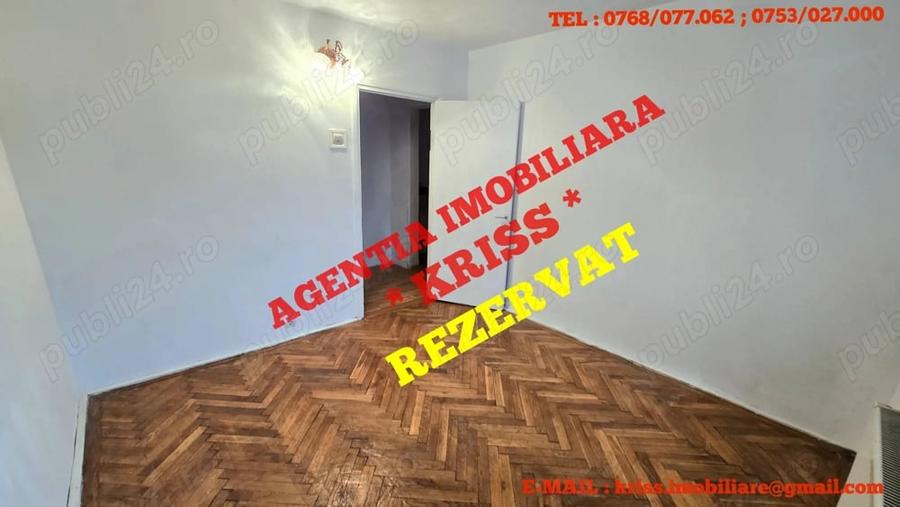 Apartament cu 4 camere decomandat în Banat