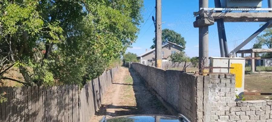 Teren de 2441 mp, în Jugureni