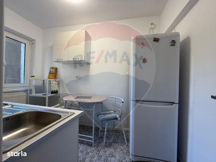 Apartament cu 2 camere, mobilat în Central