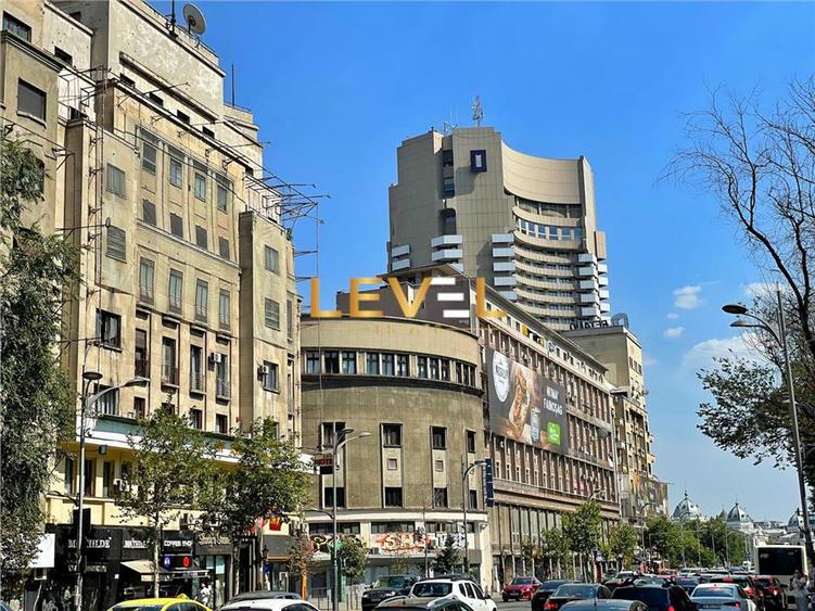 Apartament cu 3 camere semidecomandat, mobilat în Universitate
