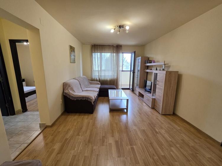 Apartament cu 3 camere semidecomandat, mobilat în Gheorgheni