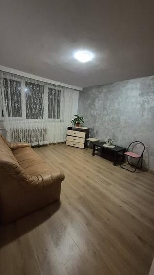 Apartament cu 3 camere decomandat în Brâncoveanu