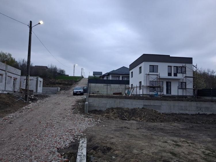 Casă cu 4 camere în Central
